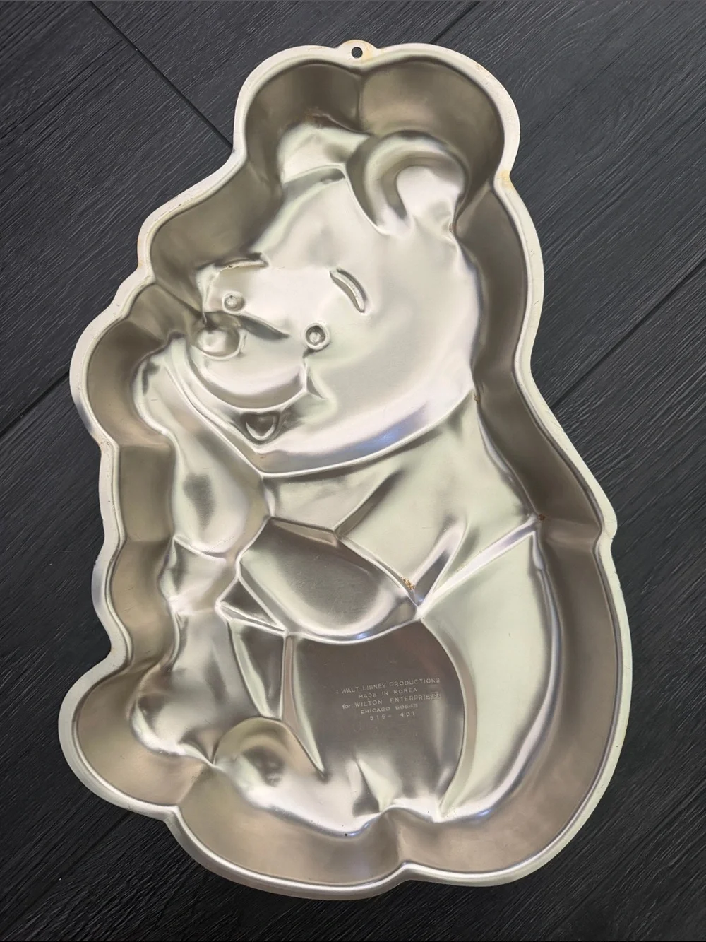 Vintage Disney Winnie-the-Pooh Shaped Cake Pan